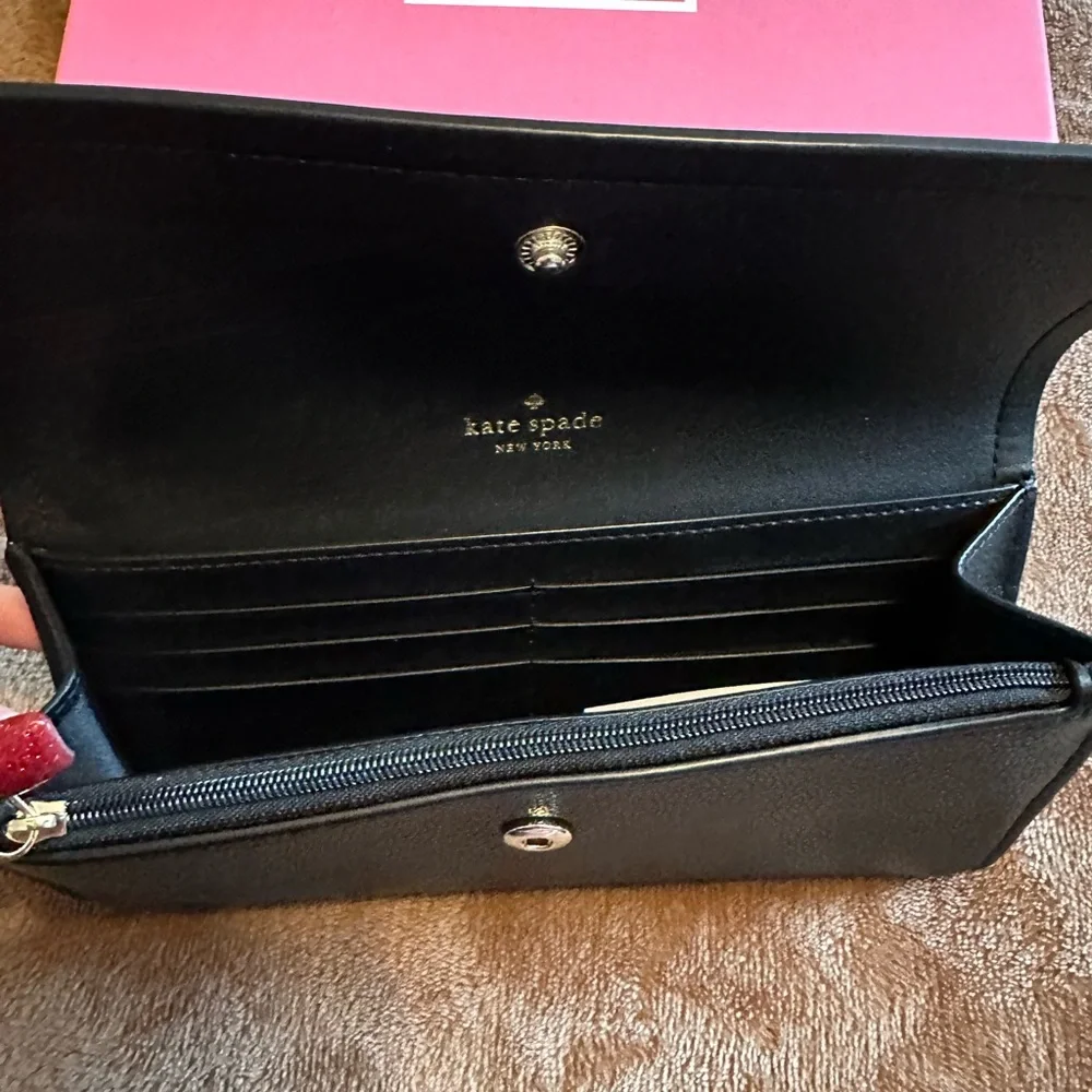 KATE SPADE - LARGE PEBBLED LEATHER WALLET - NWT